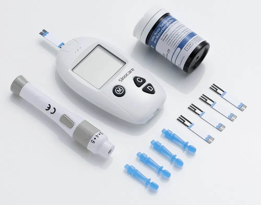 Glucometer-full-kit-3.jpg